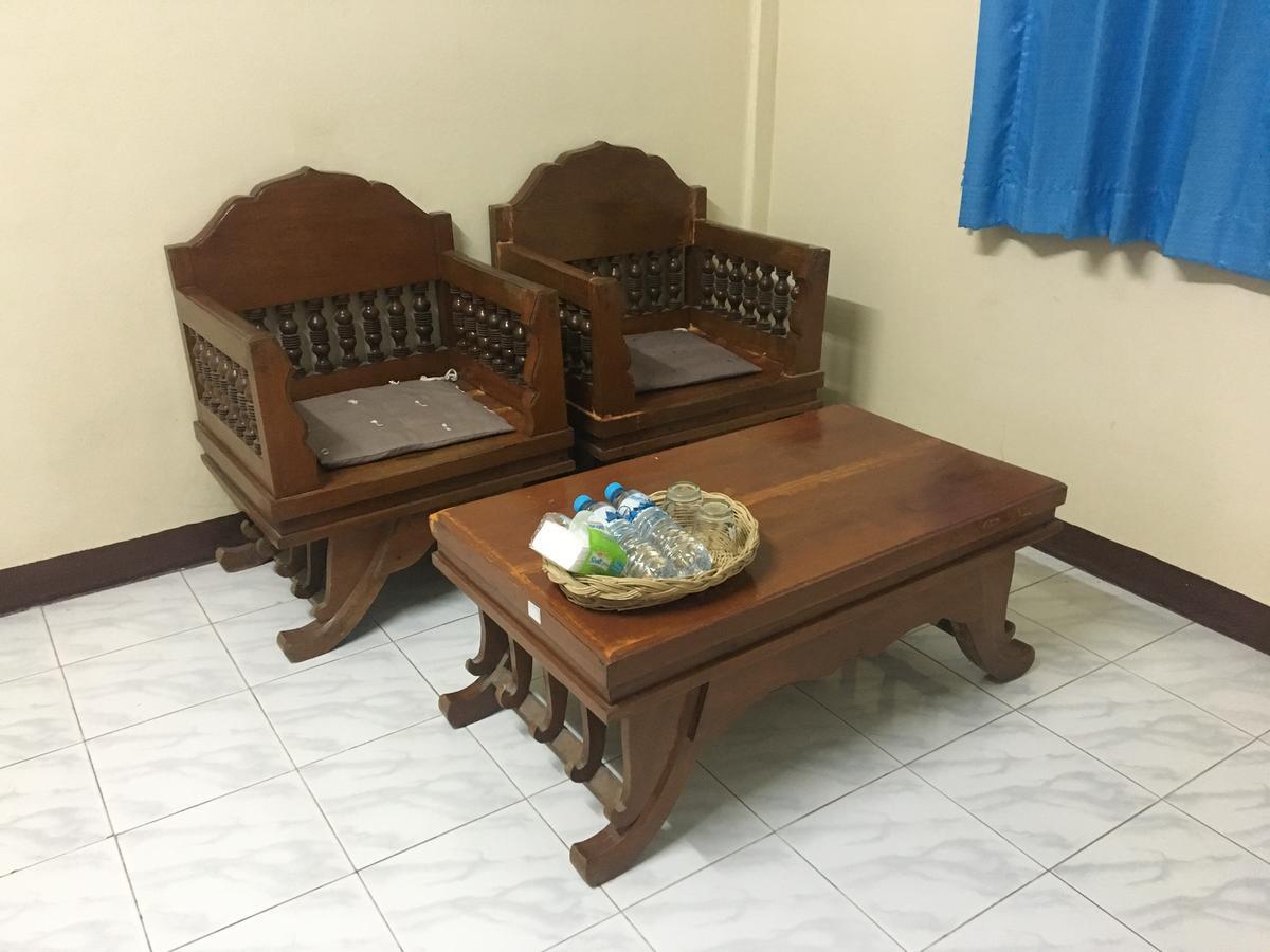 Sunshine Guesthouse แม่สอด ภายนอก รูปภาพ